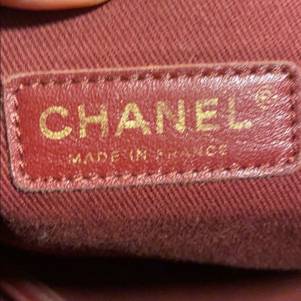 CHANEL Quilted Shoulder Bag in Dark Brown with Gold Hardware - Picture 6 of 16